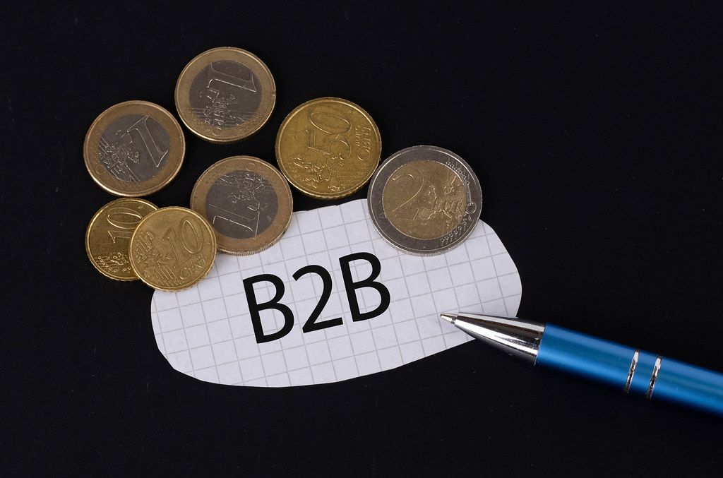 B2B text on piece of paper - Creative Commons Bilder